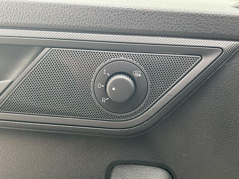 Škoda Fabia 1.0 TSI Active Plus - fotka 16 z 26