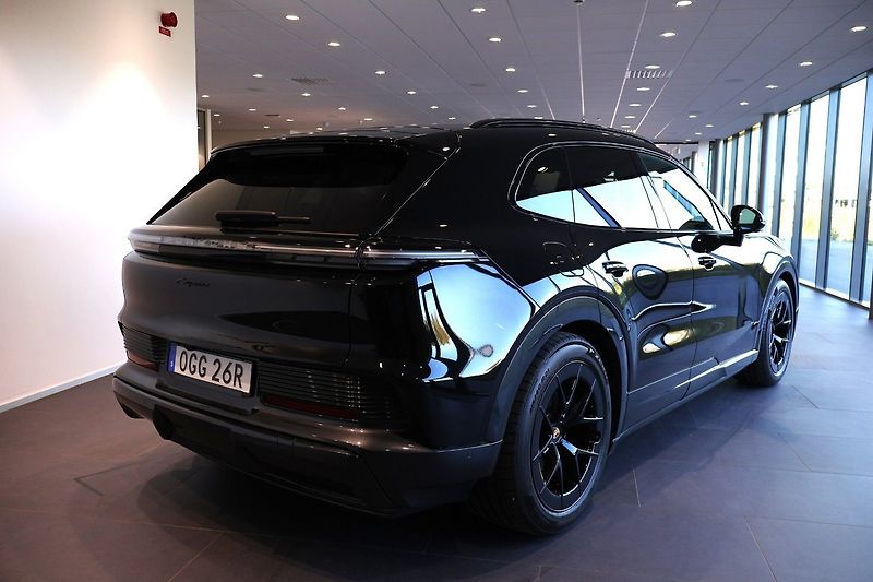 Porsche Cayenne Electric Pano HuD Venti HD-Mat - fotka 6 z 22