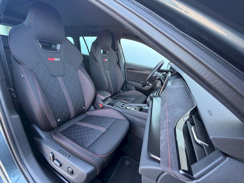 Škoda Octavia (2021) RS 2.0 TDI 147kW 4x4 - fotka 30 z 35