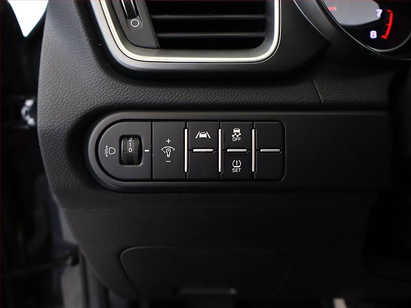 Kia Ceed (2023) 1.5 T-GDI, Automat, ČR,1.maj - fotka 16 z 18
