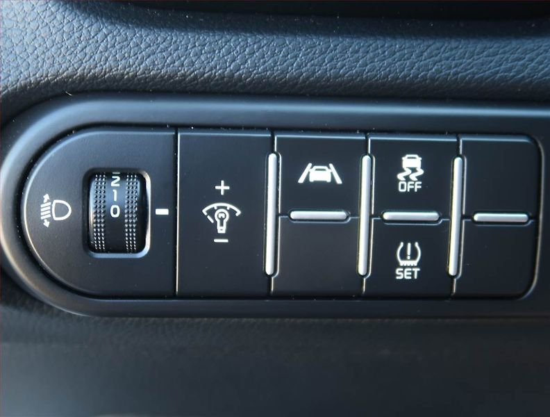 Kia Ceed (2024) Gold 1.5 T-GDI, Tempomat - fotka 18 z 19