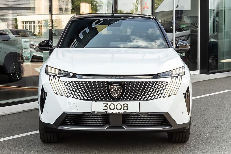 Peugeot 3008 (2026) 1,2   BUSINESS Hybrid 145 e-DC - fotka 2 z 13