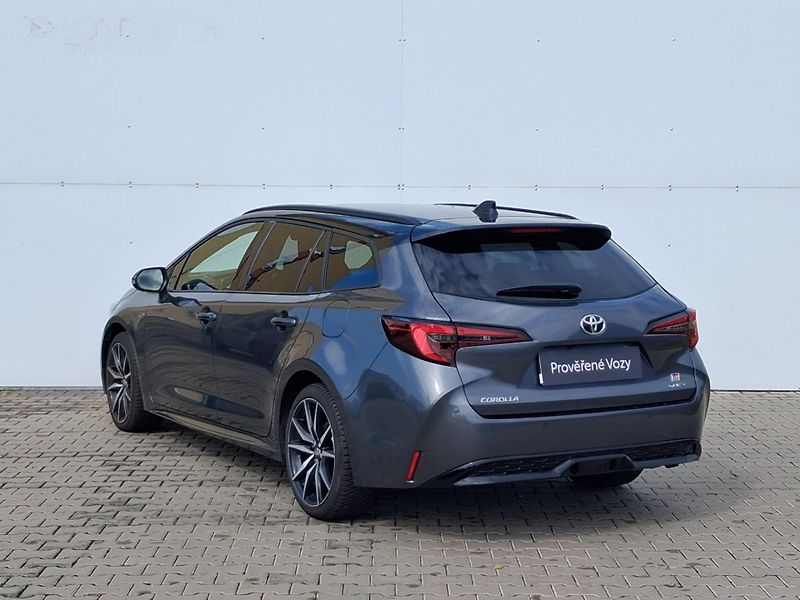 Toyota Corolla 1.8 HSD e-CVT GR Sport - fotka 7 z 24