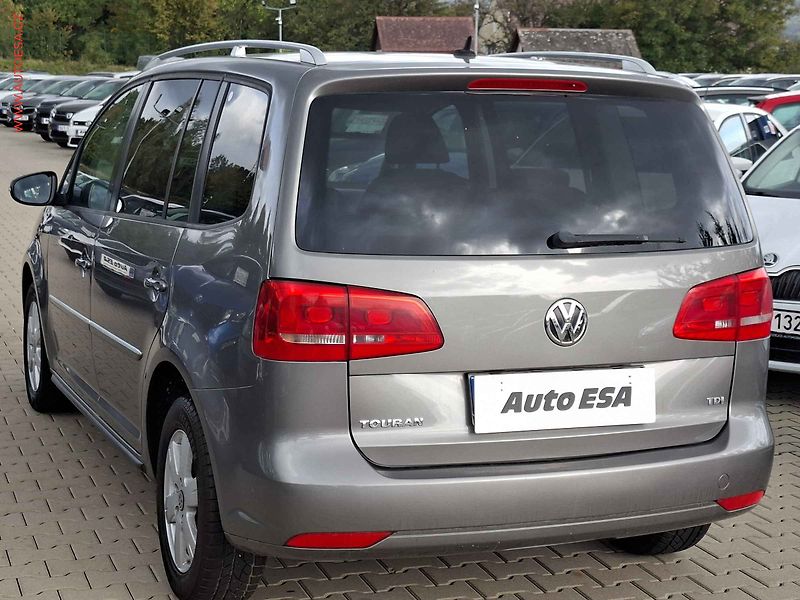 Volkswagen Touran (2010) 1.6 TDi, Comfortline, DSG - fotka 6 z 16