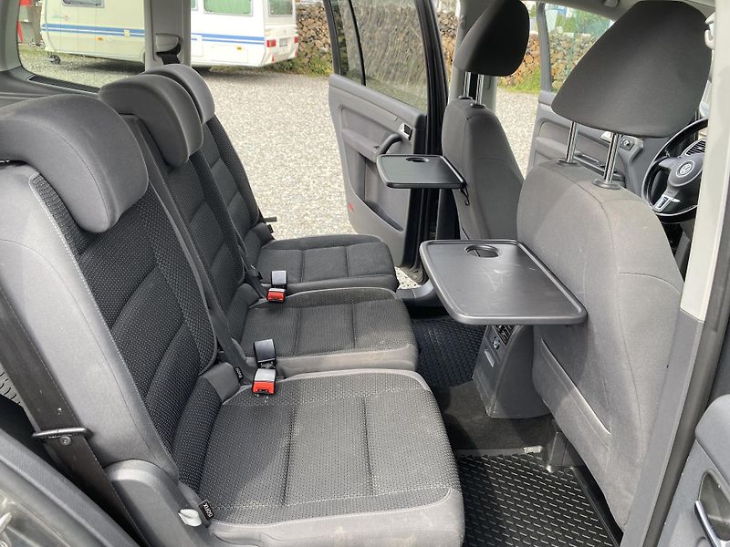 Volkswagen Touran 2.0TDi 140PS DSG TAŽNÉ - fotka 31 z 47