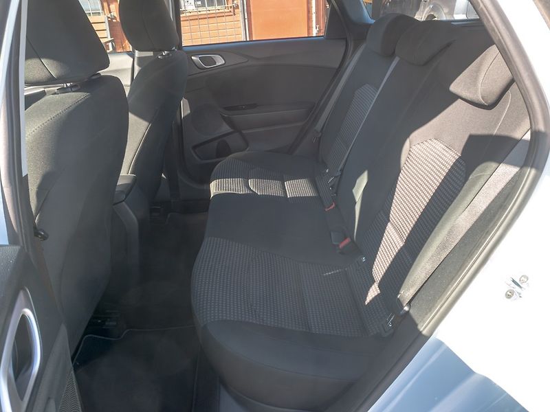 Kia Ceed (2019) ČR 1.6D 85KW - fotka 35 z 47