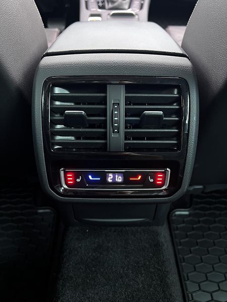 Volkswagen Passat 2.0TDI DSG Kůže Virtual TZ DPH - fotka 24 z 28