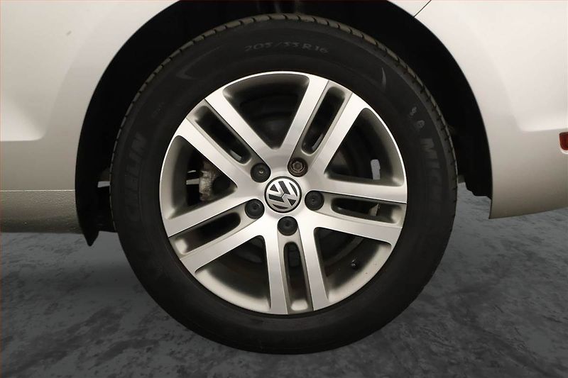Volkswagen Golf (2011) Comfortline 1.2 TSI - fotka 11 z 15