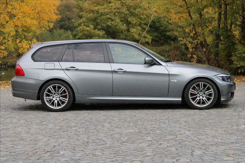BMW Řada 3 318d Touring / M-Paket / Manuá - fotka 6 z 29