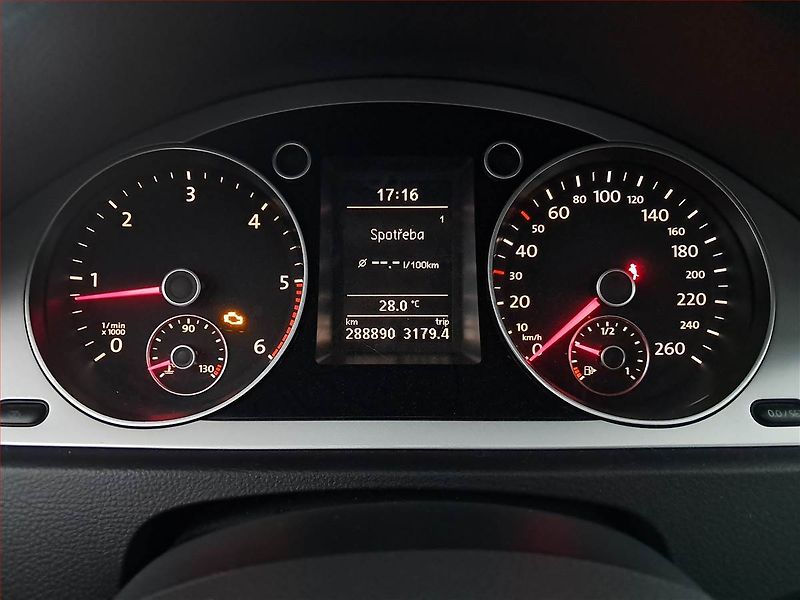 Volkswagen Passat (2009) 2.0 TDI, po STK, zamluveno - fotka 11 z 15