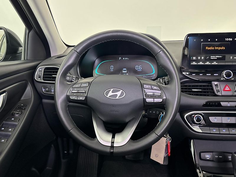 Hyundai i30 Smart DCT - fotka 18 z 26