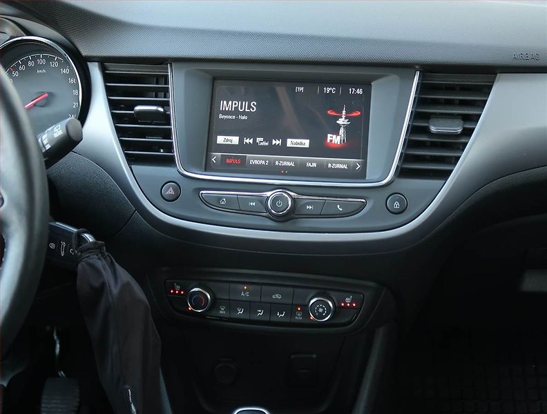 Opel Crossland X (2021) Enjoy 1.2, ČR,1.maj - fotka 12 z 19
