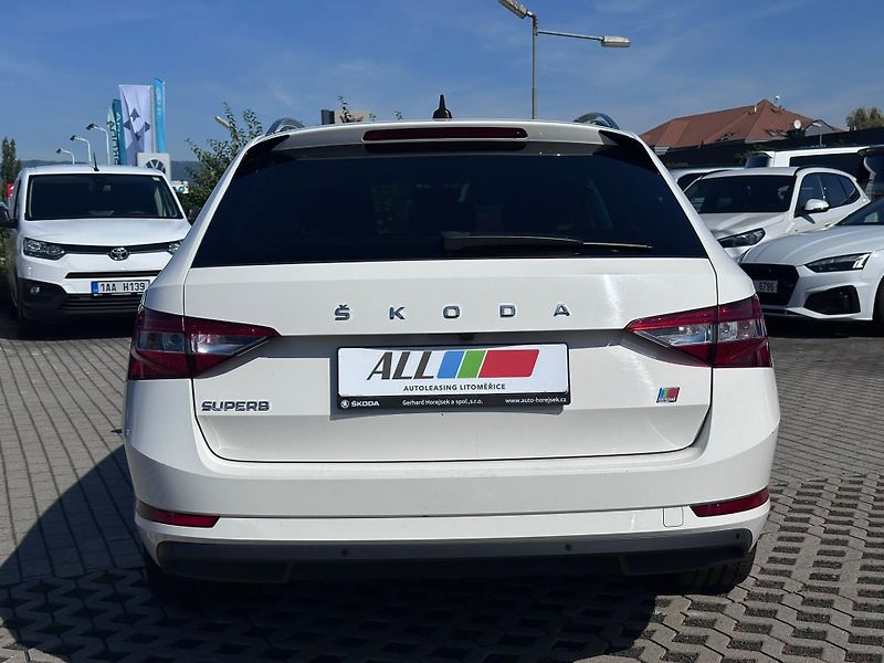 Škoda Superb 2.0 TDI 110kW Style - fotka 7 z 18