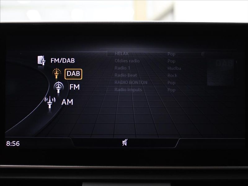 Audi Q5 2,0 eTFSi 270kW S-Line Vzduch - fotka 11 z 27