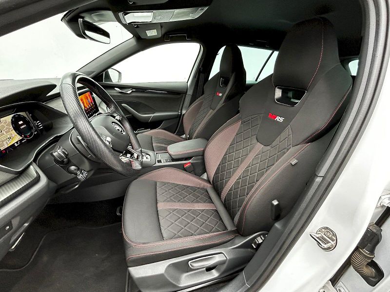 Škoda Octavia (2024) Combi 2.0 TDI 147kW DSG 4x4 RS - fotka 26 z 35