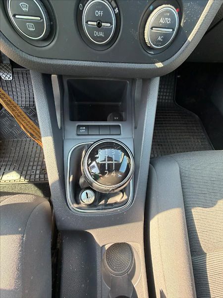 Volkswagen Golf 1,4 VW 1.4 TSI - fotka 31 z 45