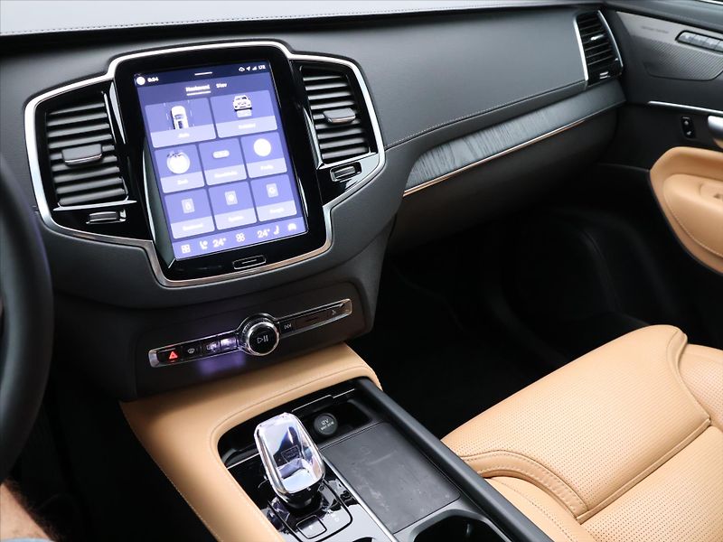Volvo XC90 2,0 B5 173kW AWD Plus Bright C - fotka 26 z 44