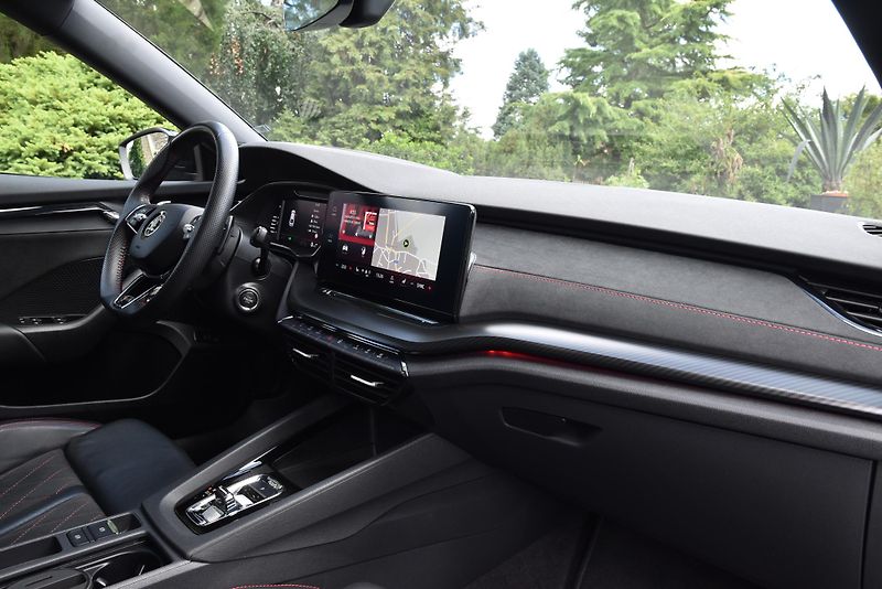 Škoda Octavia RS 2.0 TDI 147 kW DSG 4X4, ČR - fotka 42 z 50