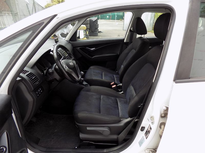 Hyundai ix20 (2017) 1.4 CRDi/1.Maj.ČR/Klima/ - fotka 11 z 30