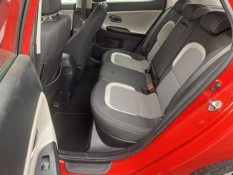 Kia Ceed (2017) 1.6GDi, ČR, AC, kamera - fotka 10 z 19