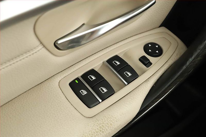 BMW Řada 3 (2015) 330 d, 4X4, Automat, Kůže - fotka 19 z 19