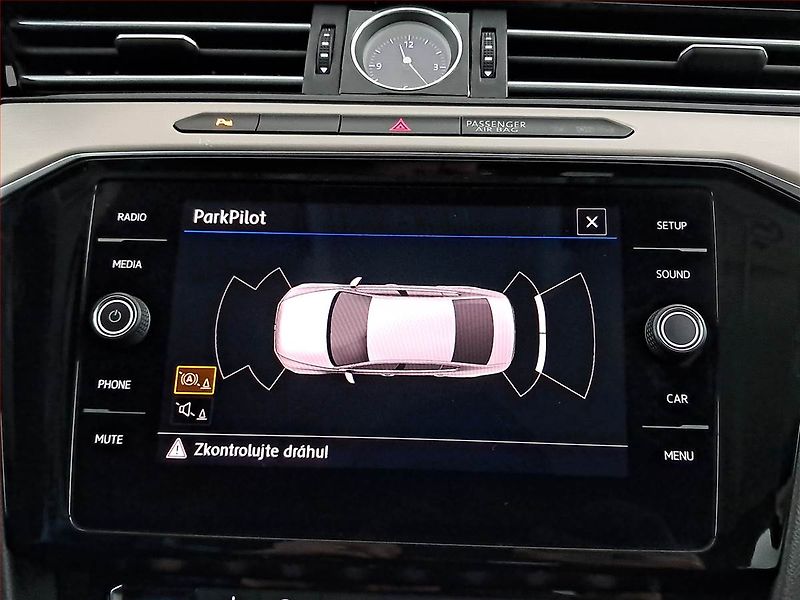 Volkswagen Passat (2019) 2.0 TDI, Kůže, Tempomat - fotka 17 z 23