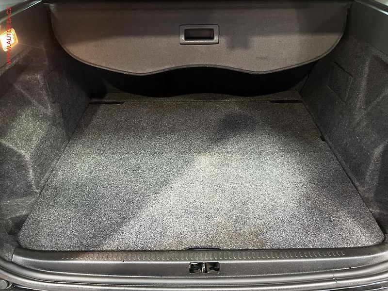 Renault Clio (2010) 1.2i, ČR, AC - fotka 7 z 14
