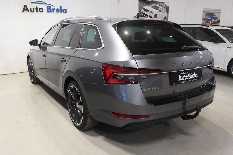 Škoda Superb (2023) 2.0TDI DSG Matrix Display - fotka 9 z 35