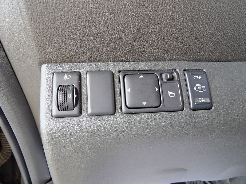 Nissan Pathfinder 2.5dCi 126kW Manuál Style - fotka 13 z 29