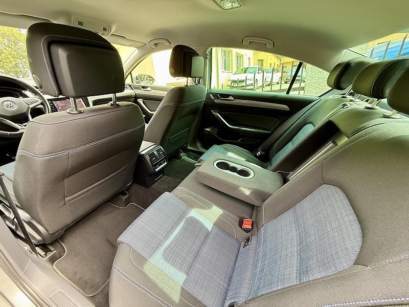 Volkswagen Passat (2020) 1,4TSi GTE 160kW HYBRID HIGHLI - fotka 10 z 24
