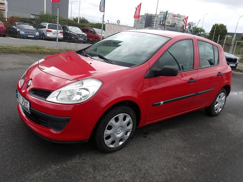 Renault Clio 1,2i ČR NAJ.62000 km !!! - fotka 10 z 31