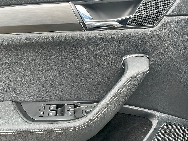 Škoda Superb (2019) 2.0 TDI 140kW Scout Combi 4x4 - fotka 9 z 29