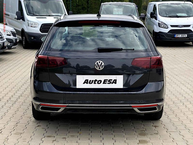 Volkswagen Passat (2020) 1.6 TDi, Elegance, DSG, LED - fotka 5 z 17