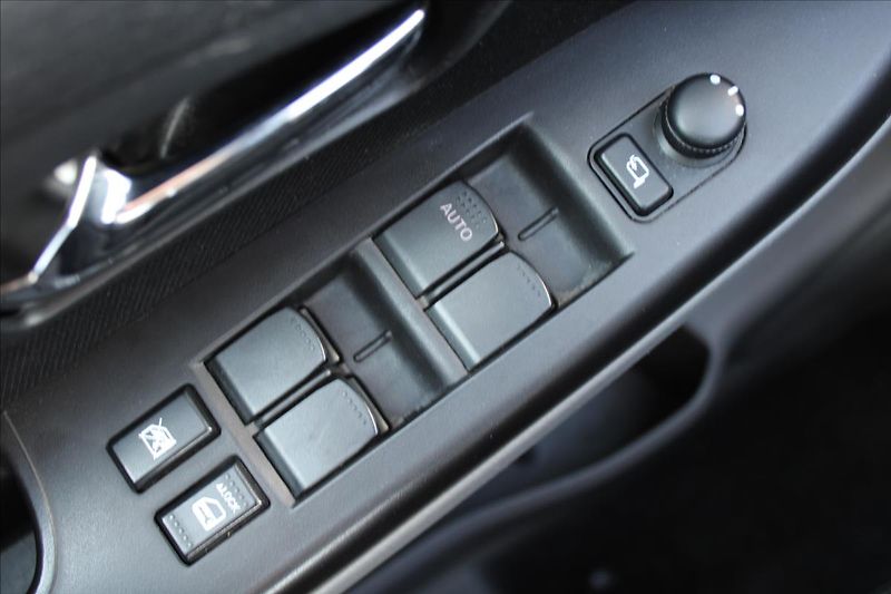 Suzuki SX4 1,6 VVT  4x4,KEYLESS,TAŽNÉ - fotka 18 z 25