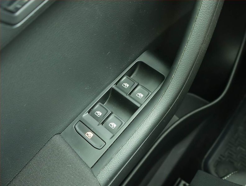 Škoda Fabia (2021) Style 1.0 TSI, ČR,1.maj - fotka 15 z 15