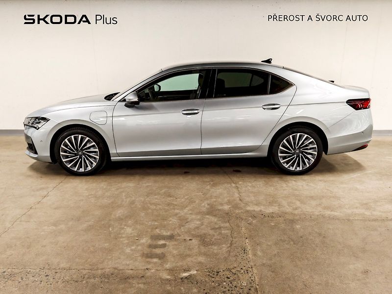 Škoda Superb (2025) iV 1.5 TSI 150 kW DSG L&K - fotka 3 z 33