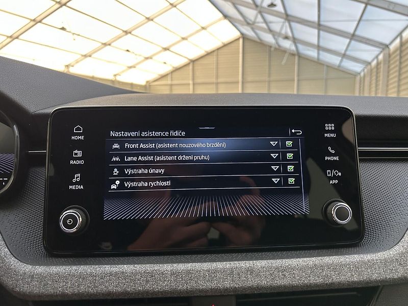 Škoda Kamiq 1.0 TSI 130 let Premium - fotka 12 z 24
