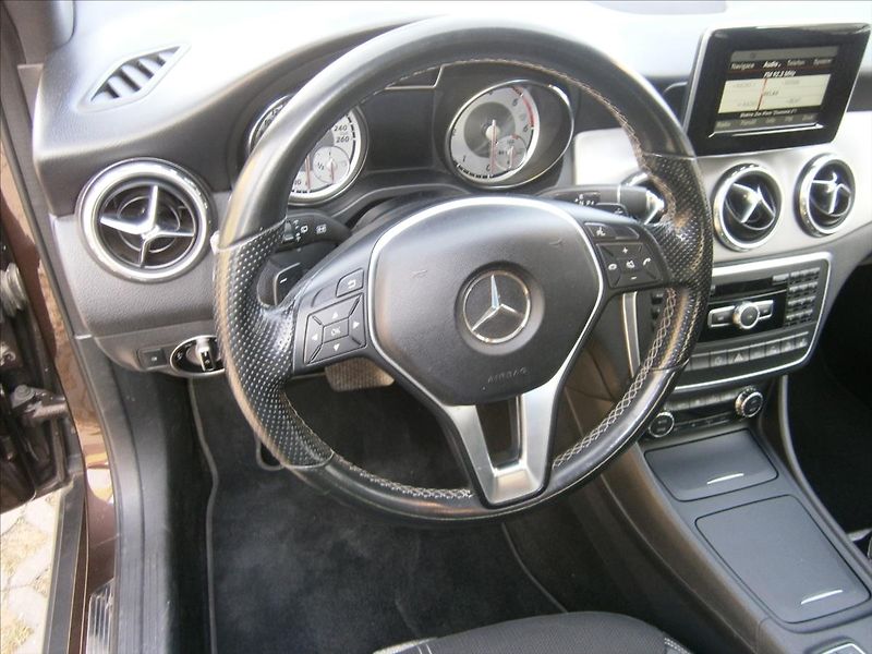 Mercedes-Benz GLA 2,2 CDI 4 MATIC - fotka 14 z 15
