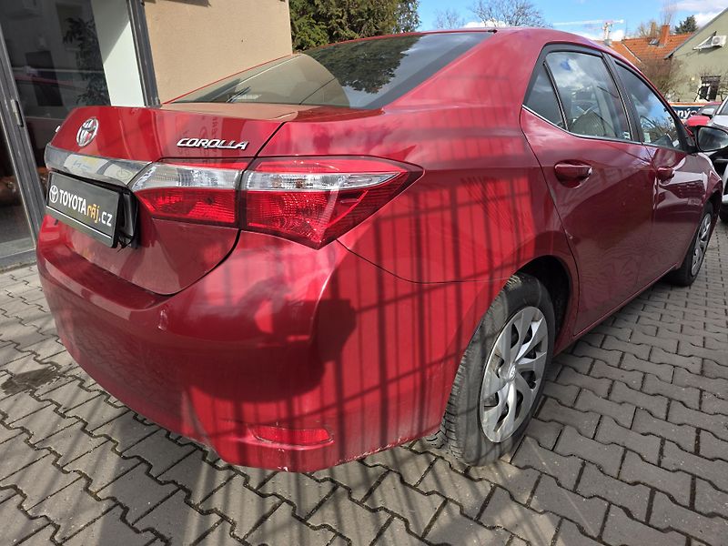 Toyota Corolla 1.6-AUT.KLIMA-KAMERA-PRAV.SERV - fotka 10 z 16