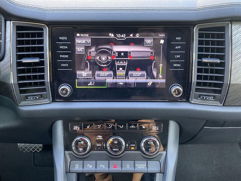 Škoda Kodiaq (2022) 2.0 TSI 4x4 DSG Style + - fotka 13 z 39