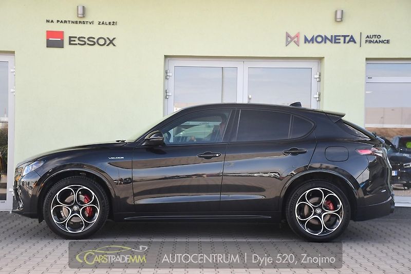 Alfa Romeo Stelvio 2.0T 16V 206kW VELOCE AT8 Q4 - fotka 2 z 49