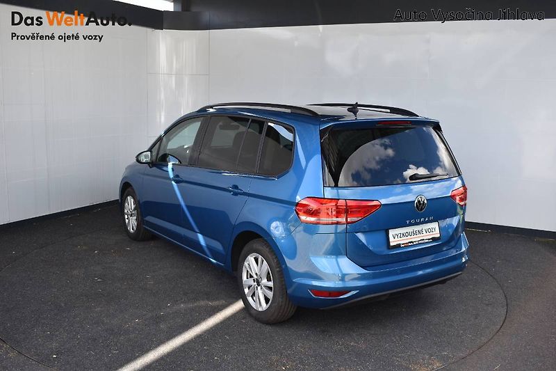 Volkswagen Touran (2023) 1.5TSI 110kW DSG, Full LED - fotka 6 z 25