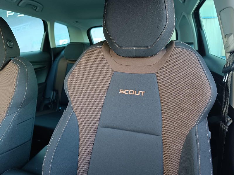 Škoda Karoq Scout, 1.5/110kW, 80000KM - fotka 21 z 32