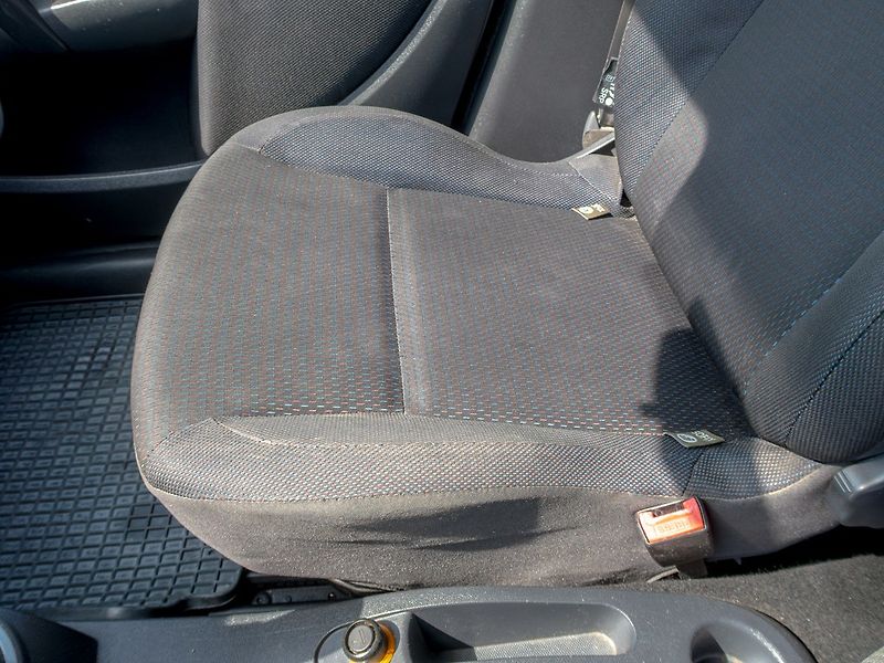 Renault Clio (2006) 1.2i 55KW - fotka 13 z 35