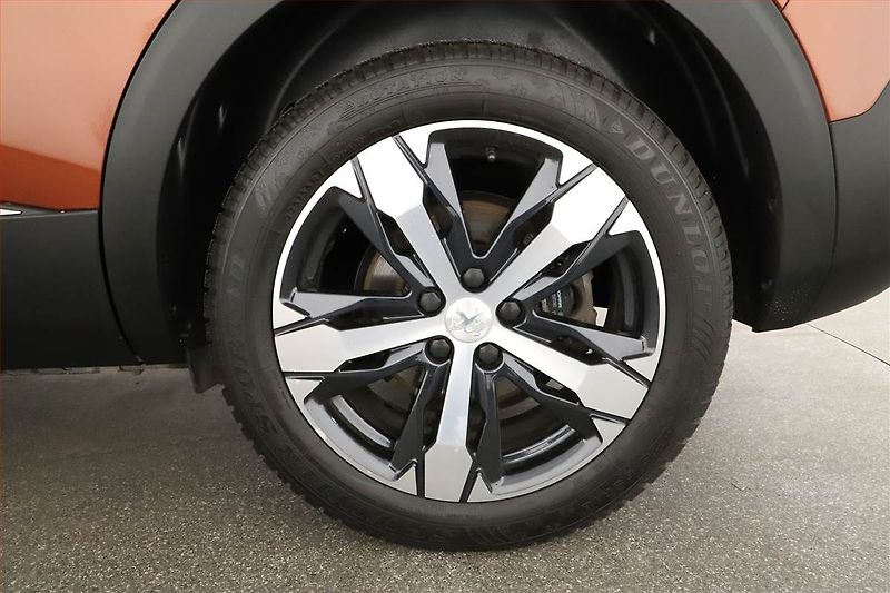 Peugeot 5008 (2022) Allure 1.5 BlueHDi - fotka 11 z 19