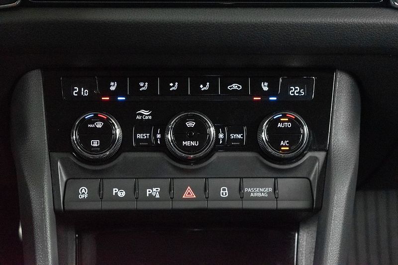 Škoda Kodiaq 2.0TSI 4x4*L&K*TAŽNÉ*DPH*ČR 1M - fotka 27 z 50