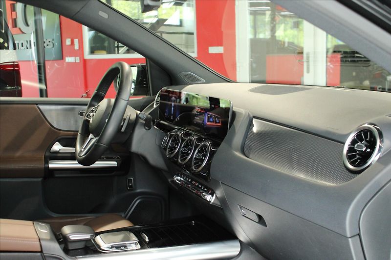 Mercedes-Benz Třídy B 180 Progressive DPH/7G/Kamera - fotka 26 z 34