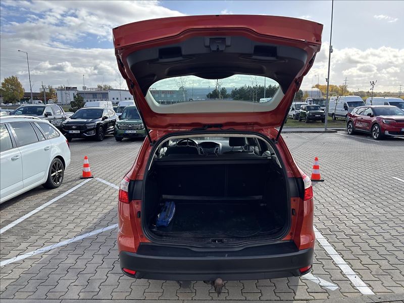Ford Focus 1,6 TDCI 95k Trend - fotka 10 z 29