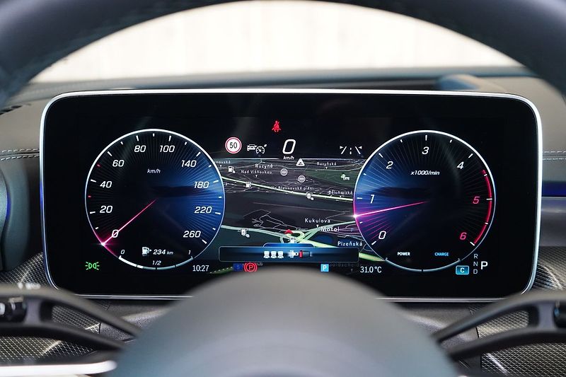 Mercedes-Benz Třídy C 220d 4MATIC, Nezávislé, Tažné - fotka 26 z 50