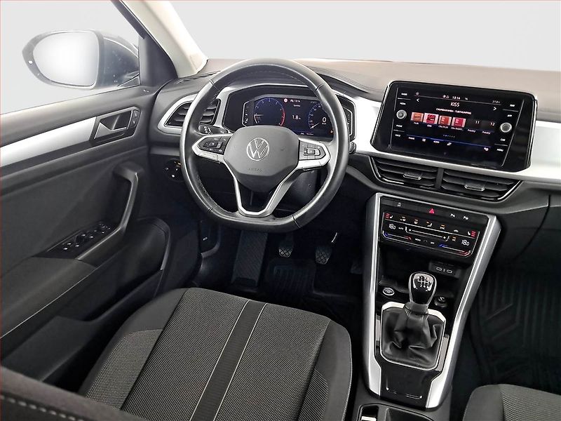 Volkswagen T-Roc (2025) 1.5 TSI - fotka 7 z 17